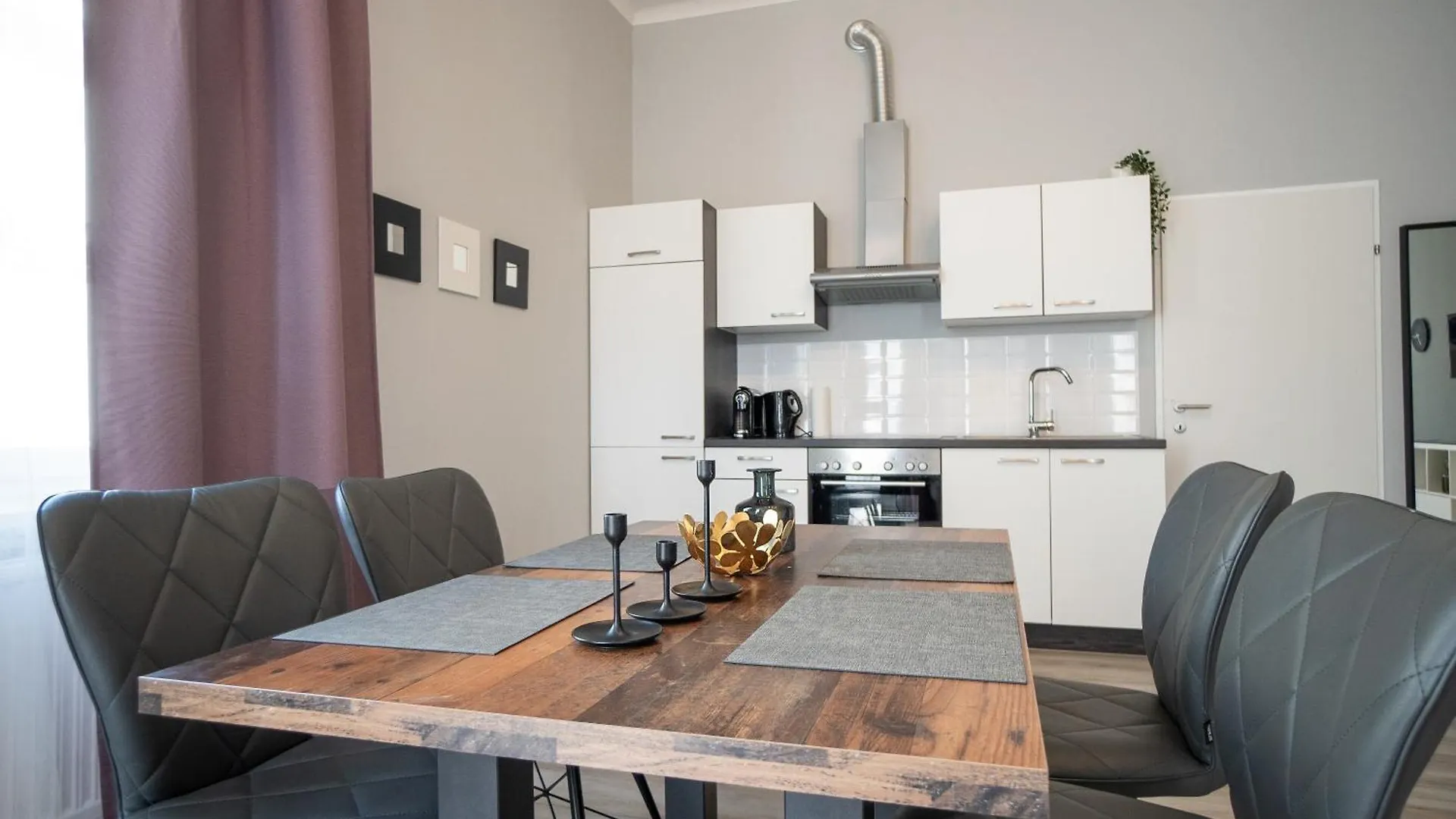 Beautiful New Apartment Near City Center Vienne