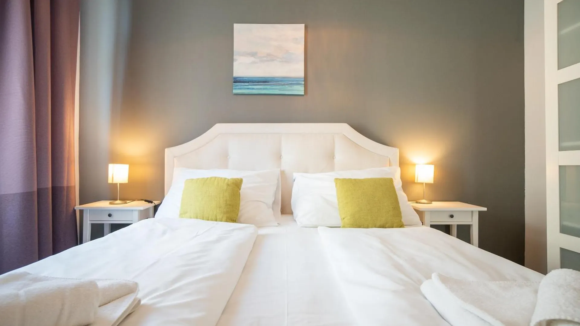 Beautiful New Apartment Near City Center Vienne