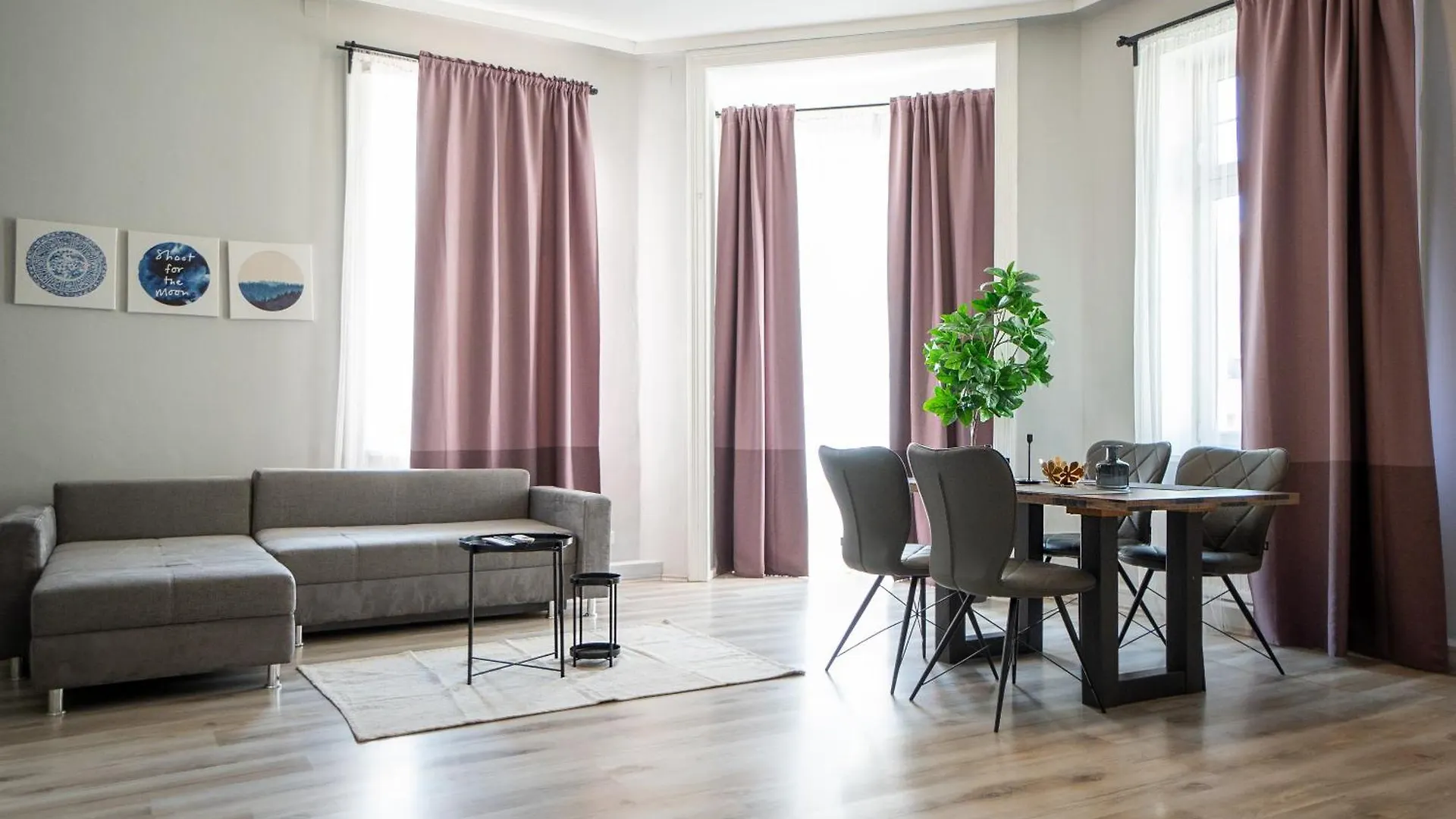 Kontakt z Beautiful New Apartment Near City Center